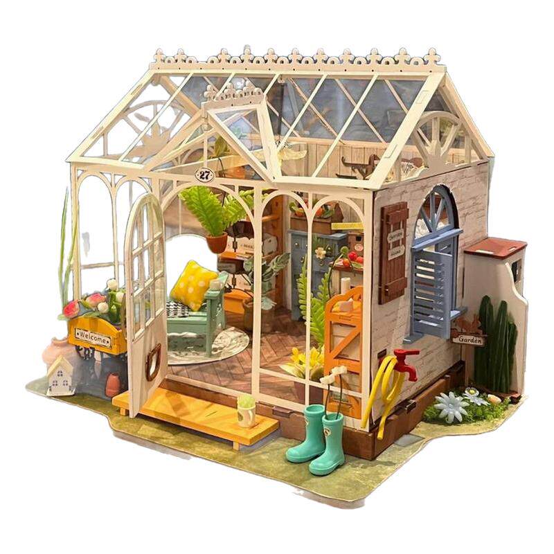 白天和夜晚都好美的花房diy小屋