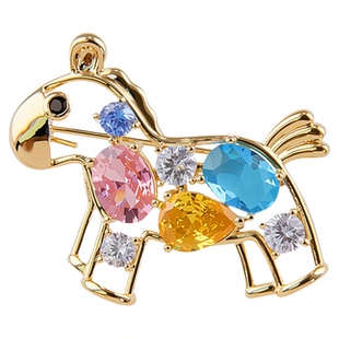 彩色水晶小马驹胸针女2025新款高级感轻奢百搭小众设计感别针配饰