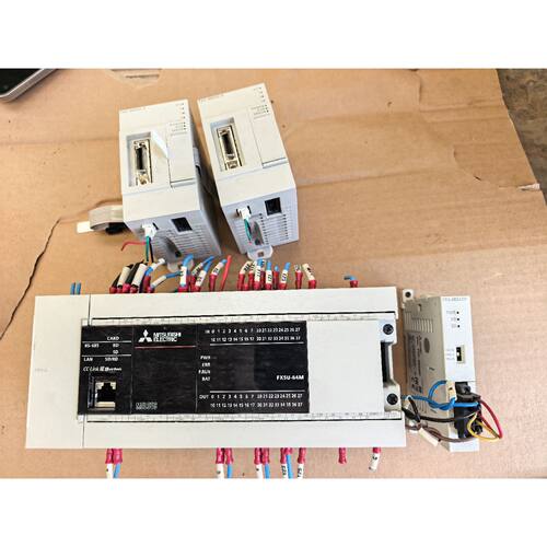 议价三菱PLC主机模块一套，型号FX5U-64MT/ES，拆机