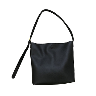 慵懒超软真皮水桶包女休闲百搭牛皮单肩托特包简约软皮斜挎大包袋