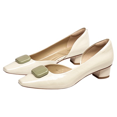 蹀愫2025年侧空拼色浅口单鞋方头漆皮中跟女鞋TA65121-15