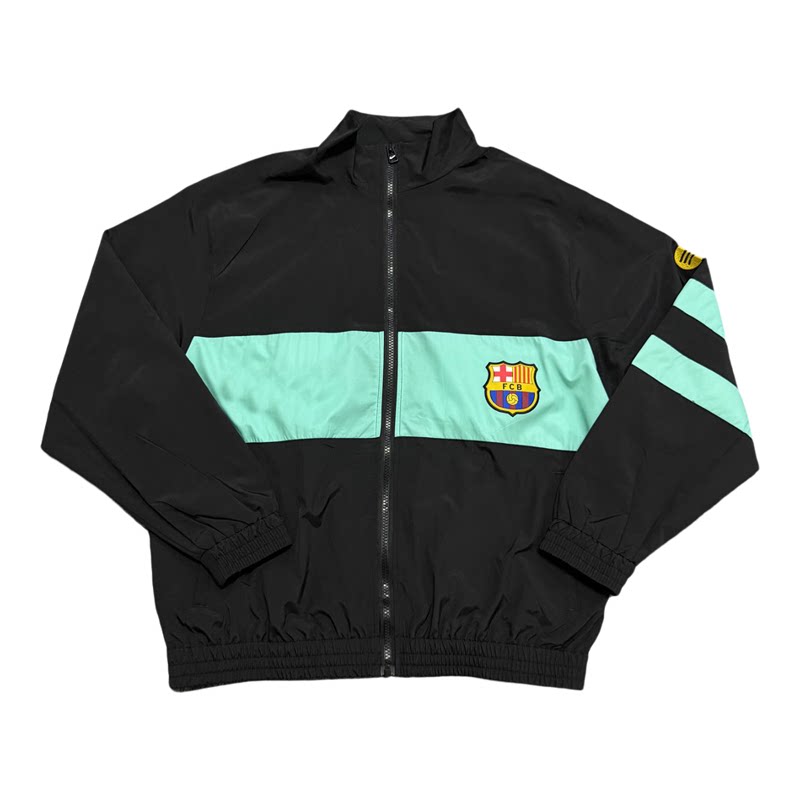 新款巴萨足球服外套防水复古球衫刺绣风衣秋冬爆款 windbreaker