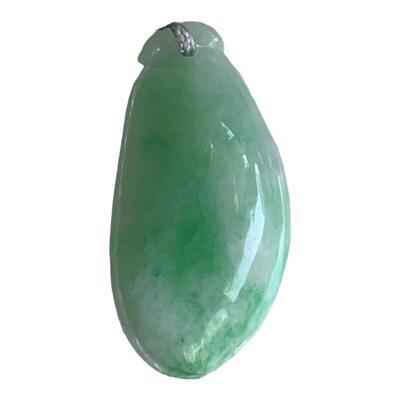 缅甸翡翠吊坠绿色果绿色福瓜挂件