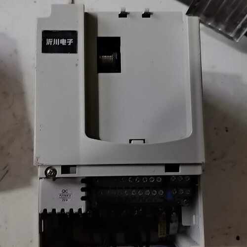 沂川变频器YC880-2R2G-4  2.2KW 380V