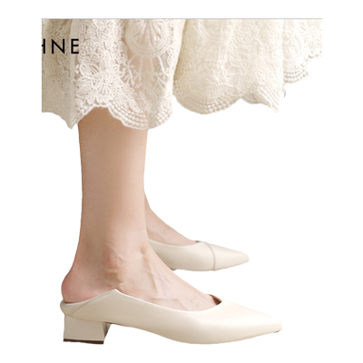 达芙妮尖头黑色皮鞋软皮粗跟单鞋