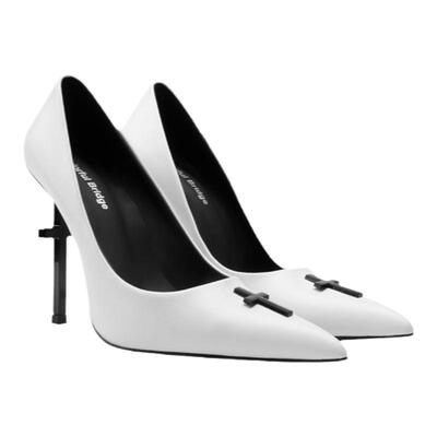 白色高跟鞋ColorfulBridge