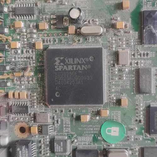 溢价-XILINX XC3S250E    EPM240T100C