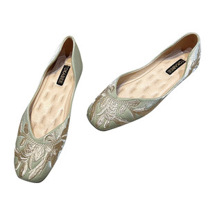 国风新中式方头平底单鞋2025新款大码软底旗袍鞋复古刺绣侧空瓢鞋