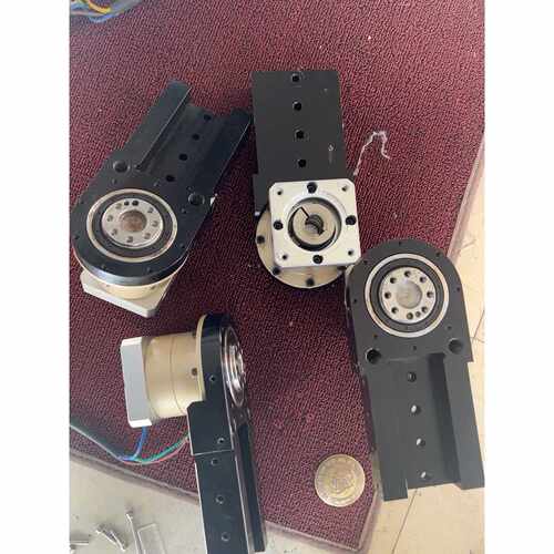 议价400w伺服电机使用行星减速机，没有型号标签，