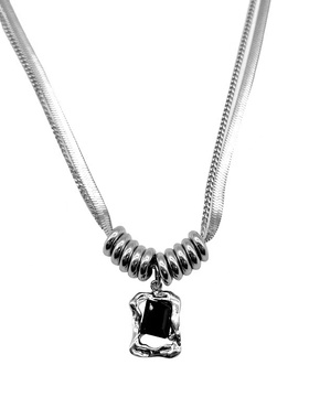 双层叠戴搭配卫衣蛇骨链