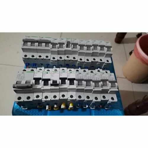 询价下单施耐德2P，1P空开，5每片，成色不错OSMC32N，2P
