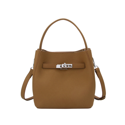 稻草人大容量百搭通勤小众水桶包