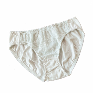 清新淡雅精美刺绣甜美少女浅色系氨纶棉女士中低腰包臀三角内裤