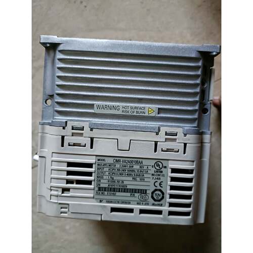 安川V1000200V1.5KW变频器VB2A0010F
