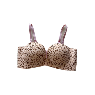 岛国订单~小胸专利A变C杯有钢圈炒鸡聚拢厚杯一片式无痕上托文胸