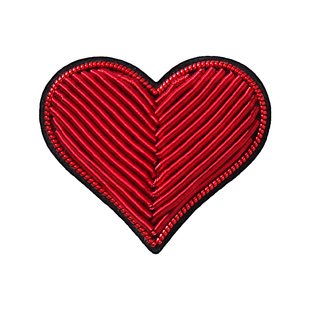 精致简约红色爱心胸针高档女设计感小众情侣配饰别针手工饰品徽章