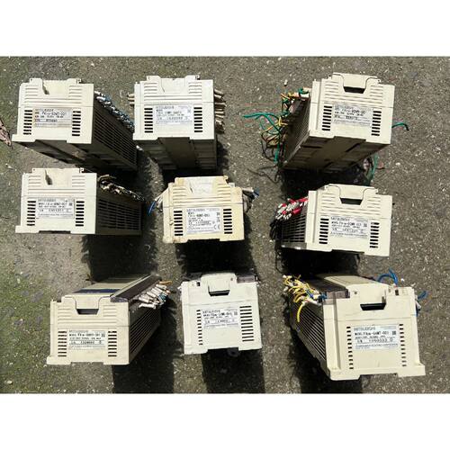 议价三菱PLC，FX2N-32MR，FX1N-60MT，实物拍摄
