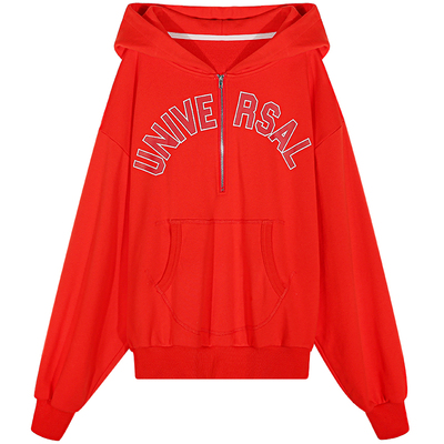落落狷介红色字母印花连帽卫衣女