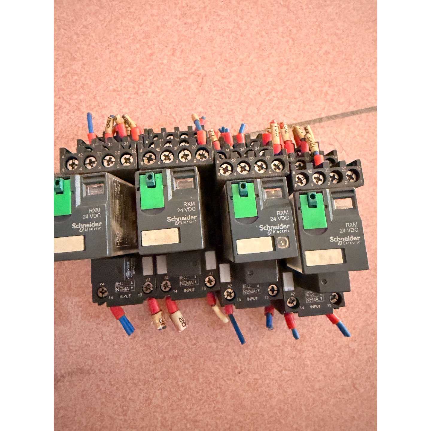 〔议价-可维修〕施耐德中间继电器 RXM 24VDC 工厂拆机件 带底座R