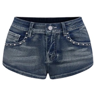 低腰修身刺绣复古牛仔短裤Low waisted embroidered denim shorts