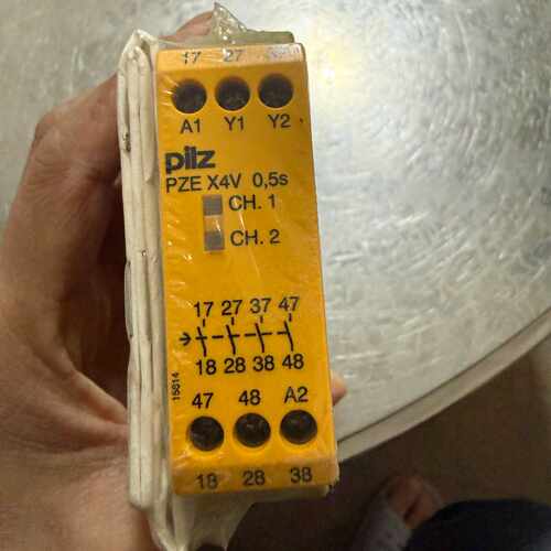 溢价-皮尔兹安全继电器X4V 1S 774580