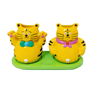 uodycoco原创嘟嘟女孩小国王情侣牙刷架收纳架创意桌面摆件小花器