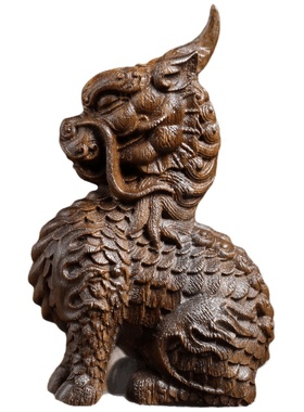 天然绿檀祥瑞麒麟木雕手把件