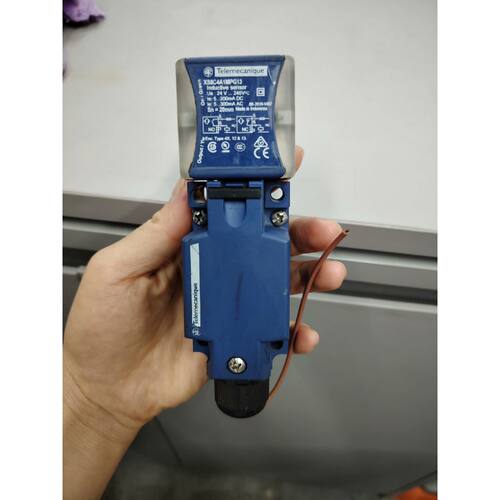 【议价-可维修】电感式接近传感器XS8C4A1MP /二手均有货