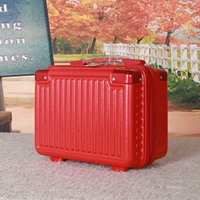 Большой красный