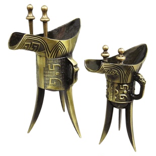 仿古爵杯乾隆酒杯创意摆件青古铜三脚杯金属工艺礼品摄影道具酒樽