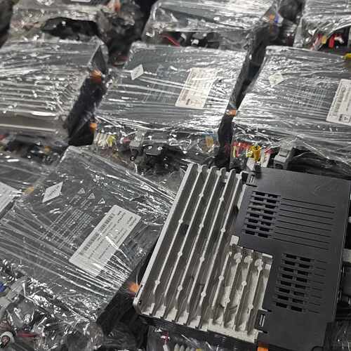 溢价-汇川伺服驱动器SV660NS2R8I-FS，400W，端子齐