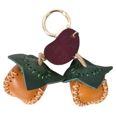 好事成双头层牛皮柿子挂件