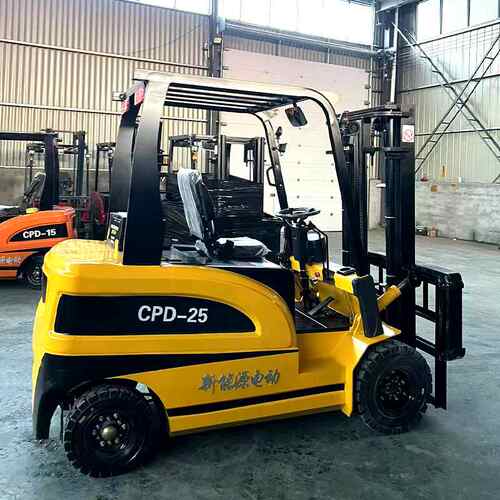 座驾式新能源电动叉车1吨2吨3吨3.5吨电动叉车四驱座驾式电动叉车