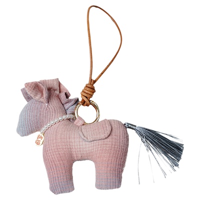 当代戏剧联名小马香包非遗手作