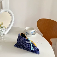 Синяя и белая сетка