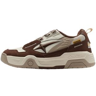 特步面包鞋2025冬季新款百搭舒适男鞋板鞋皮面保暖增高休闲鞋