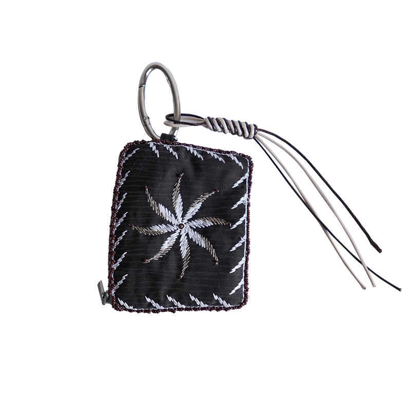 一颗贝壳 小众手工刺绣绣珠串珠配饰卡包零钱包钥匙扣挂件送礼物