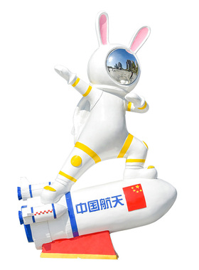 良泽玻璃钢户外卡通太空兔子雕塑