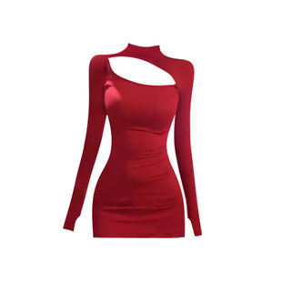 小个子秋冬新款轻奢御姐度假包臀裙微胖小众高级氛围感红色连衣裙