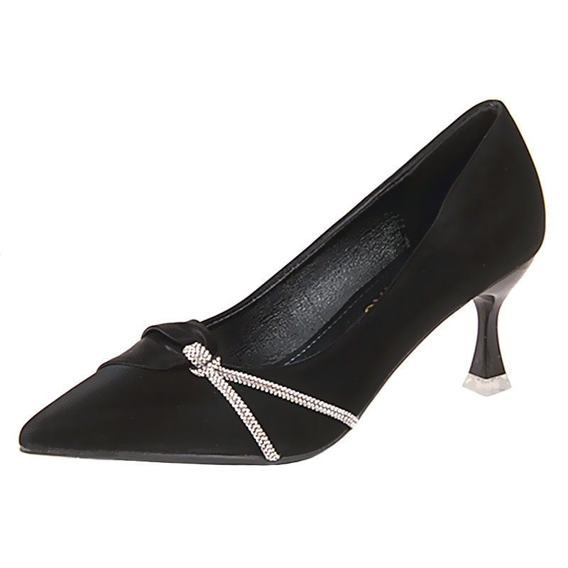 黑色尖头浅口高跟鞋女士时尚少女水钻百搭气质细跟套脚通勤风单鞋