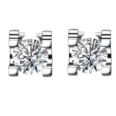 卓蝶纯银经典牛头款莫桑石耳钉女