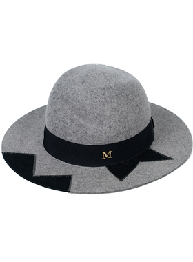 轻奢风衣帽间定制毛呢格子道具