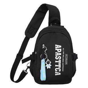 大容量胸包男孩夏季轻便背包青少年出游运动休闲学生儿童斜挎包男