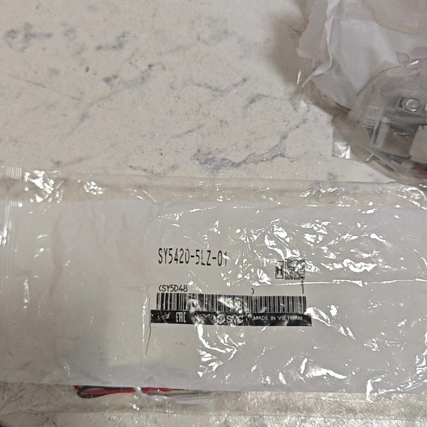 议价SMC电磁阀 SY5420-5LZ-01工程剩余1个，包装有