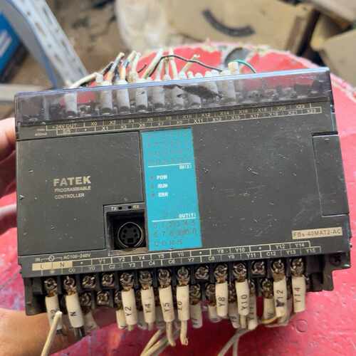 溢价-永宏PLC，型号FBS-40MAT2-AC，外壳有点破损