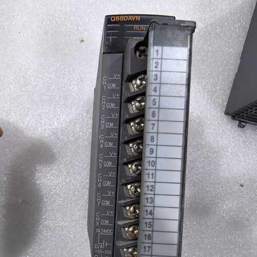 三菱 Q68ADV 模拟量输入模块 PLC配件