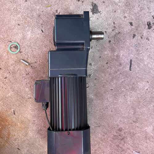 询JSCC精研F1500Y22U36RT直角减速电机，三相22