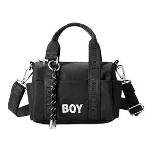 BOYLONDON黑色简约轻便复古新款男女同款时尚个性斜挎小包N85004