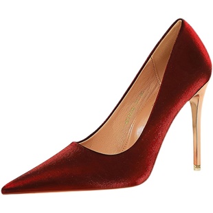 酒红色绸缎高跟鞋女细跟法式气质新娘婚鞋性感尖头宴会不累脚单鞋