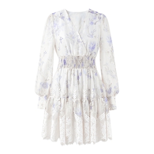 MISSCOCOON可可尼V领收腰连衣裙女2025秋季新款度假印花蕾丝裙子